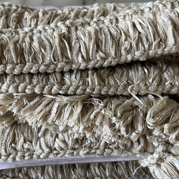 Fringe - Picture 3 of 5